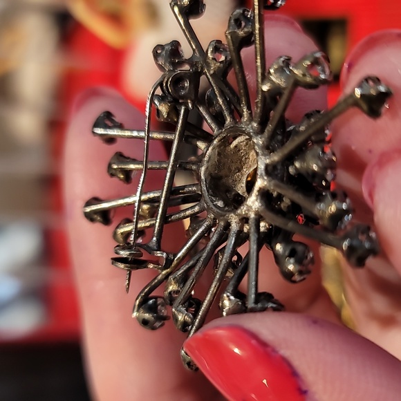 Vintage 1920 brooch, bursting star, silver and crystal - Picture 5 of 7